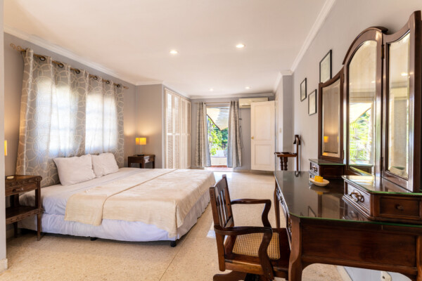 Sebastian Suite – Vintage furniture details Miramar Residence – Room Sebastian vintage furniture details