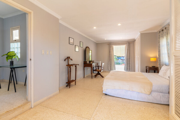 Sebastian Suite – Large suite with double terrace with patio and city/garden views Miramar Residence – Room Sebastian terrace with garden view