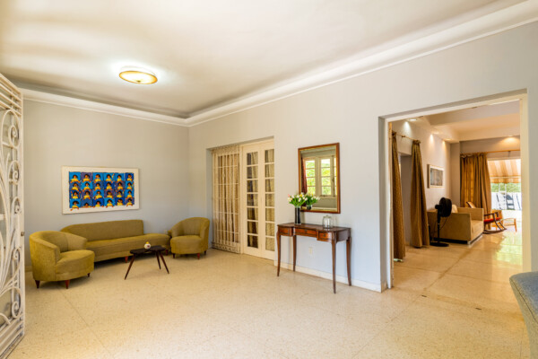 Entree – View towards living spaces Miramar Residence – Entree view towards living spaces