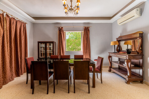 Dining Room – Bright and elegant space Miramar Residence – Dining Room bright and elegant space