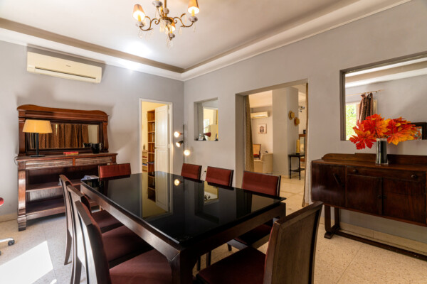 Dining Room – Direct connection to kitchen Miramar Residence – Dining Room with kitchen connection