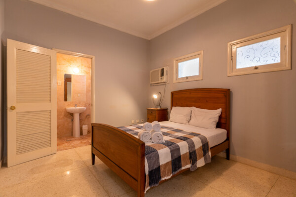 Laika Suite – Comfortable bed and much privacy Miramar Residence – Room Laika bed and privacy