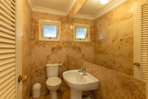 Laika Suite – Private marble bathroom Miramar Residence – Room Laika private marble bathroom