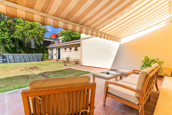 Patio – Garden path and sitting area Miramar Residence – Patio garden path and sitting area